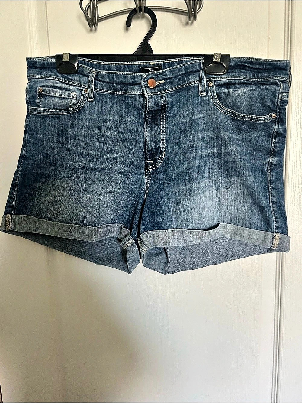 Gap Sexy Boyfriend Short Boyfriend Jean Shorts in Blue Size 16
